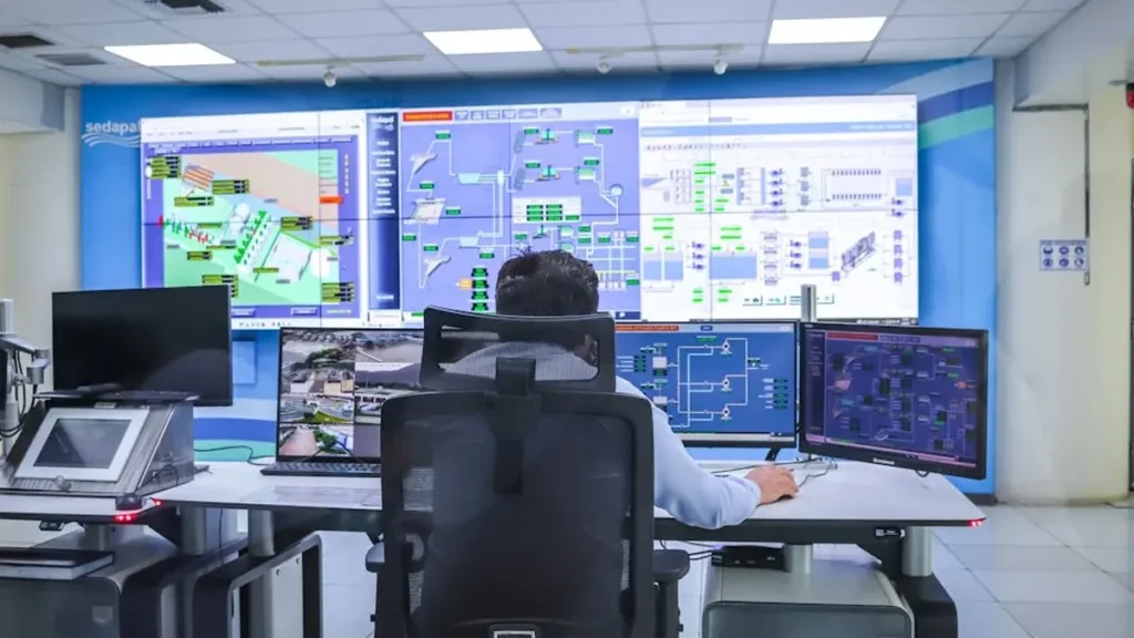 Fleet Management and Control​ Robot Center