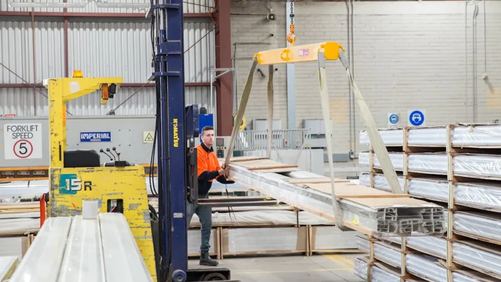 Material Handling & Logistics​ Robotics - Robot Center