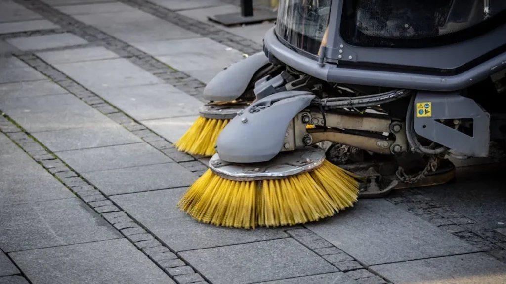 Public Space Cleaning​ Robotics - Robot Center