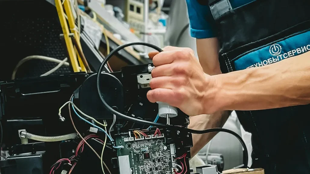 Service - Support & Maintenance​ - Robotics - Robot Center