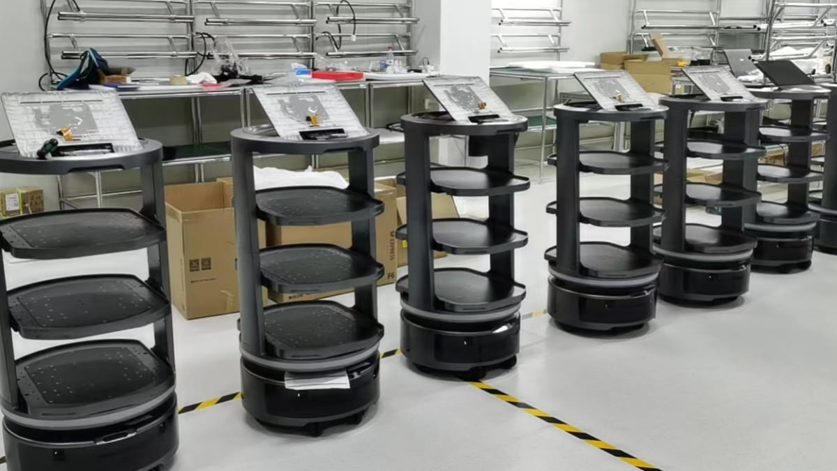Temi Go Robot 15 - Robot Center