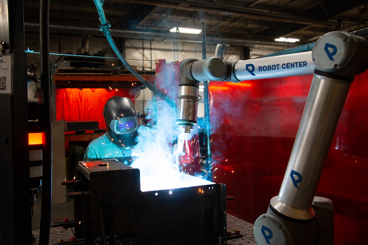 Universal Robot-Robot Center _02