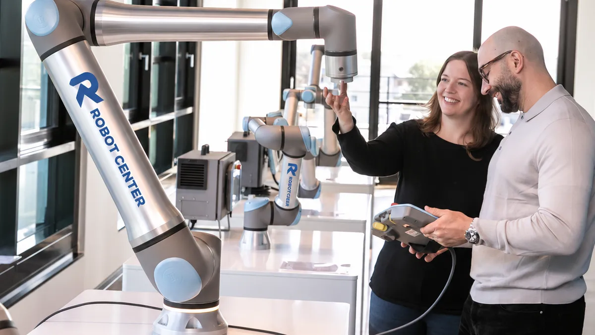 Universal Robot - Robot Center_05